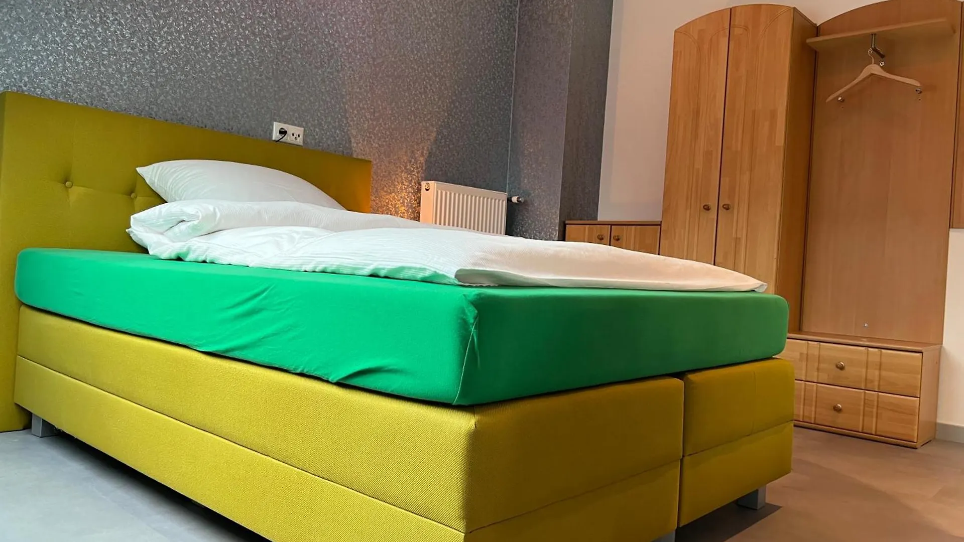 B&B'S Im Aischgrund Adelsdorf Germany