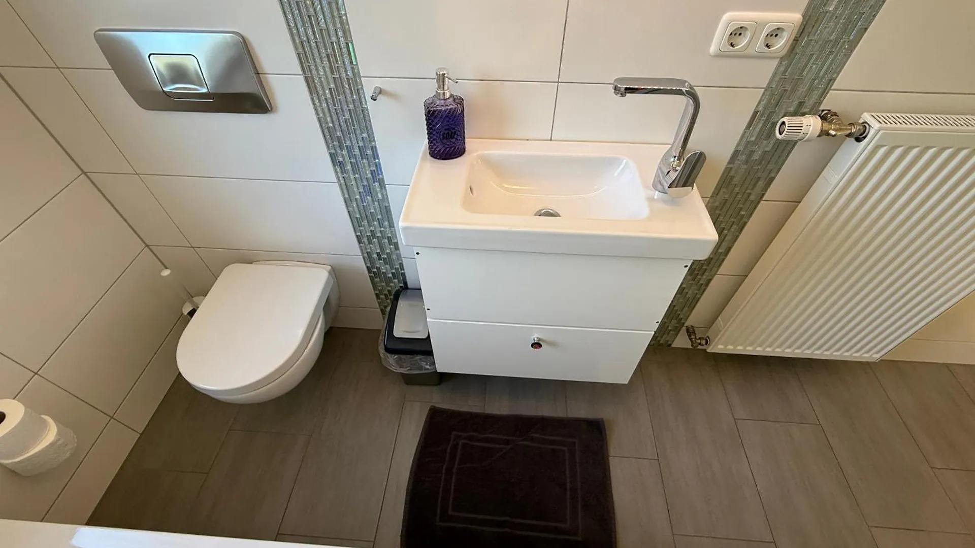 B&B'S Im Aischgrund Adelsdorf 0*,  Germany