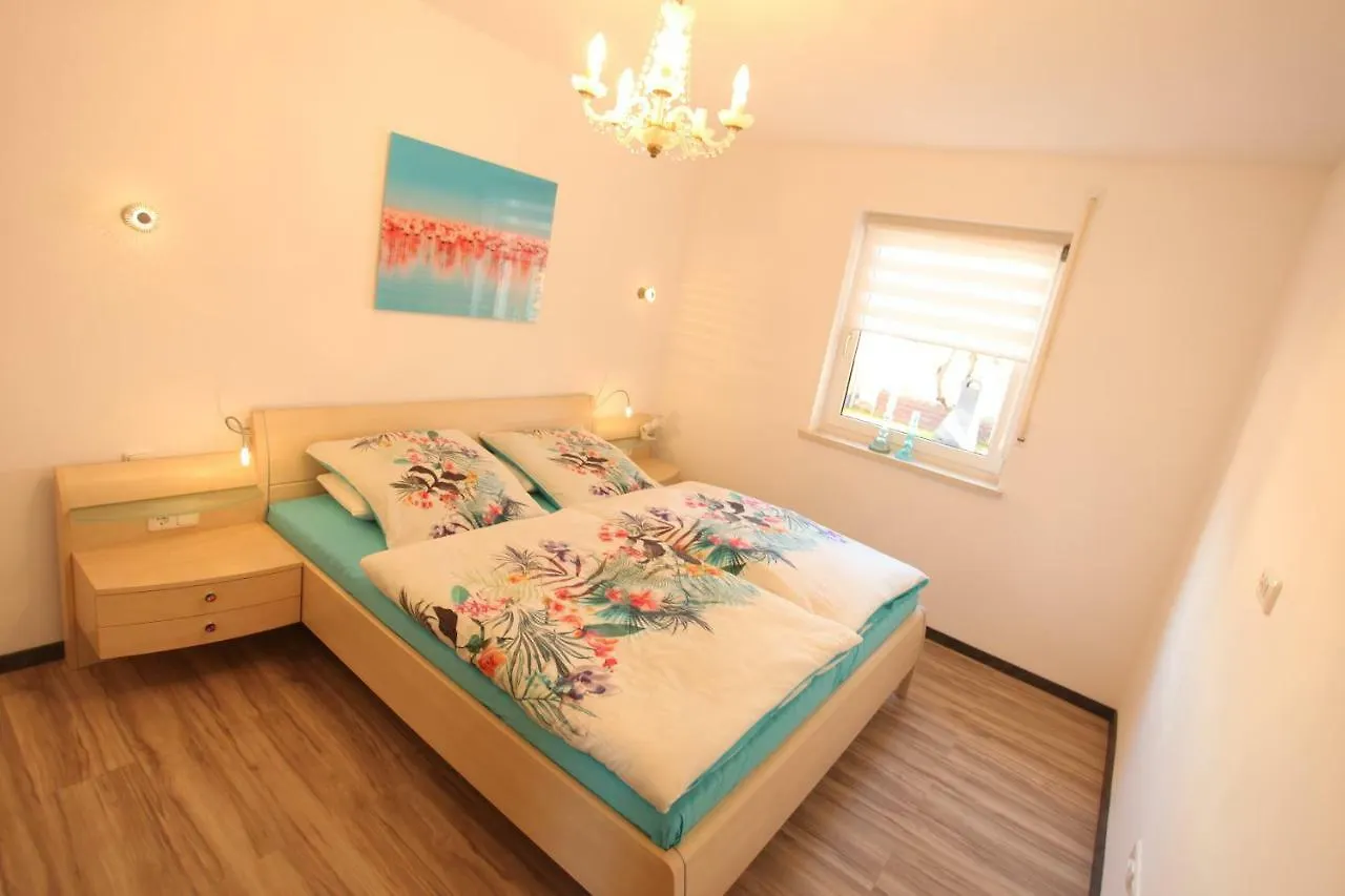 Apartment B&B'S Im Aischgrund Adelsdorf Germany